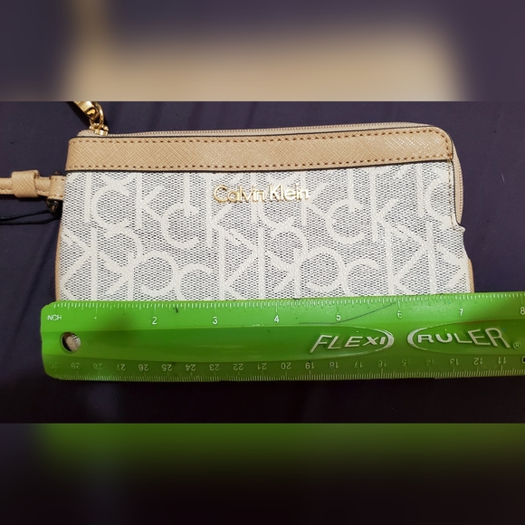 New Calvin Klein Clutch Handbag - Picture 3 of 8